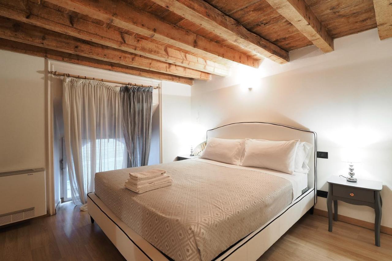 Unique Duomo Luxury Property Milan Bagian luar foto